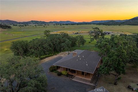 Photo of 17205 Black Oak Hill Dr, Middletown, CA 95461 (MLS # LC26093732)
