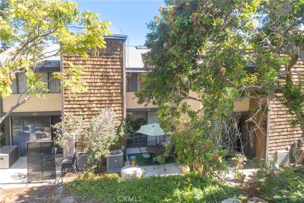 12750 Centralia 24