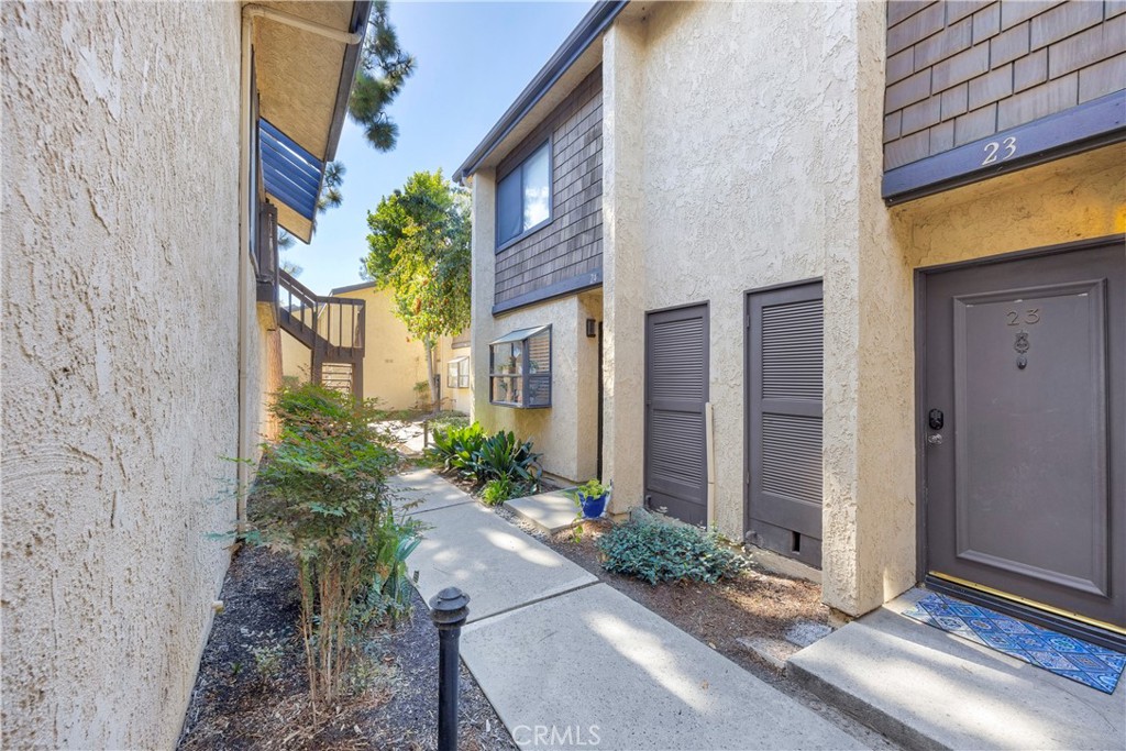 12750 Centralia 24