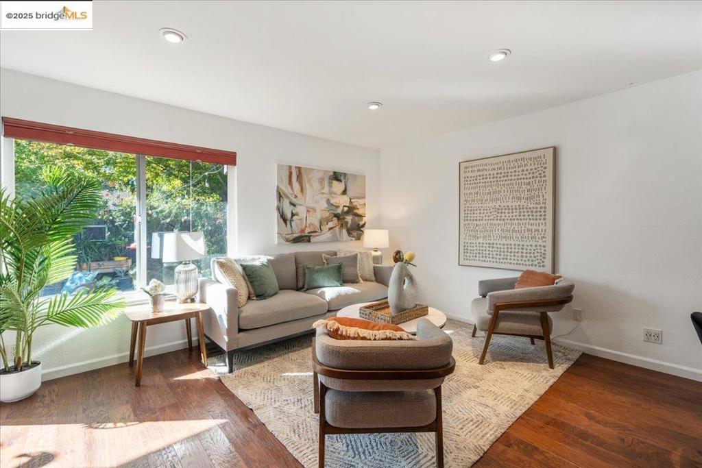 WASHINGTON MANOR - Residential