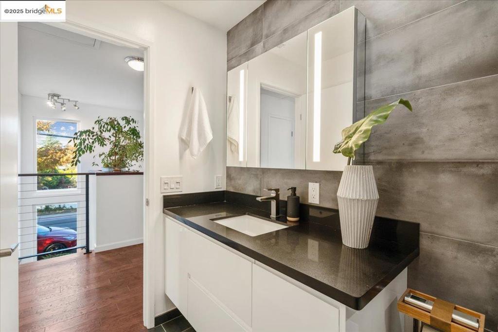 WASHINGTON MANOR - Residential