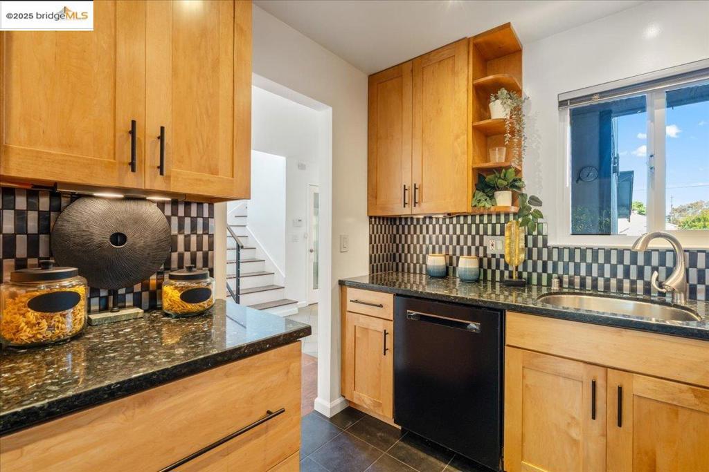 WASHINGTON MANOR - Residential