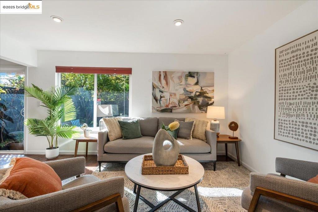 WASHINGTON MANOR - Residential