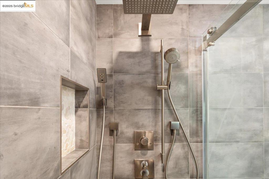 WASHINGTON MANOR - Residential