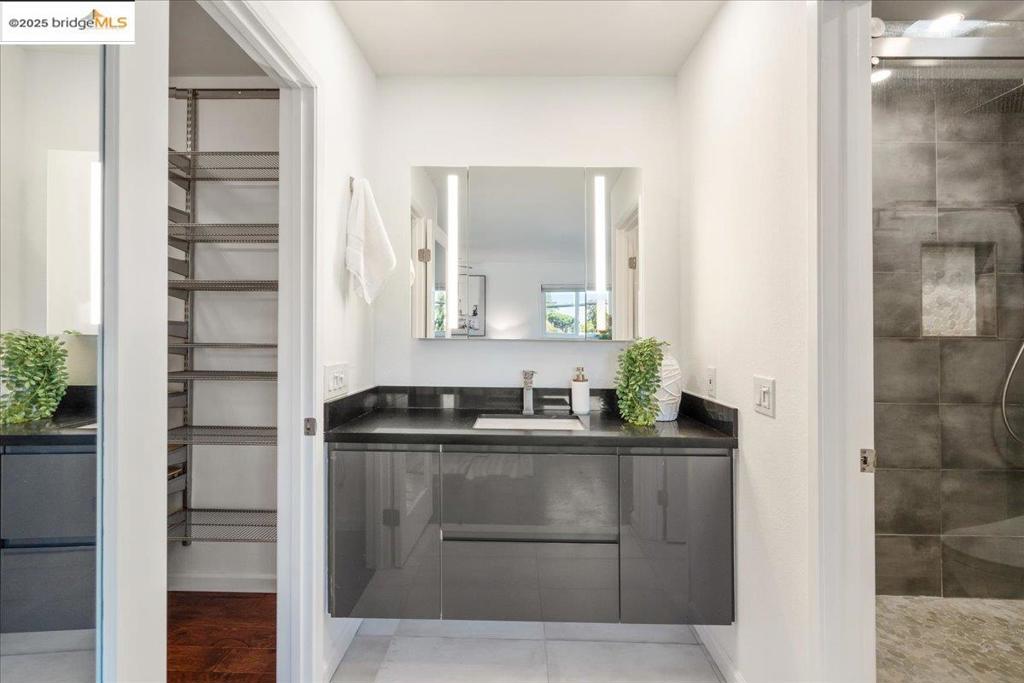 WASHINGTON MANOR - Residential