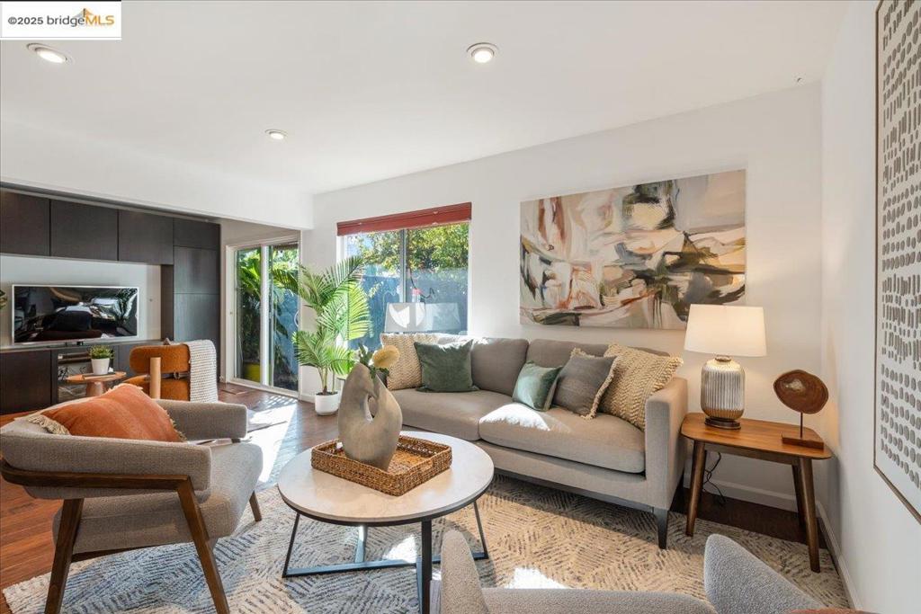 WASHINGTON MANOR - Residential