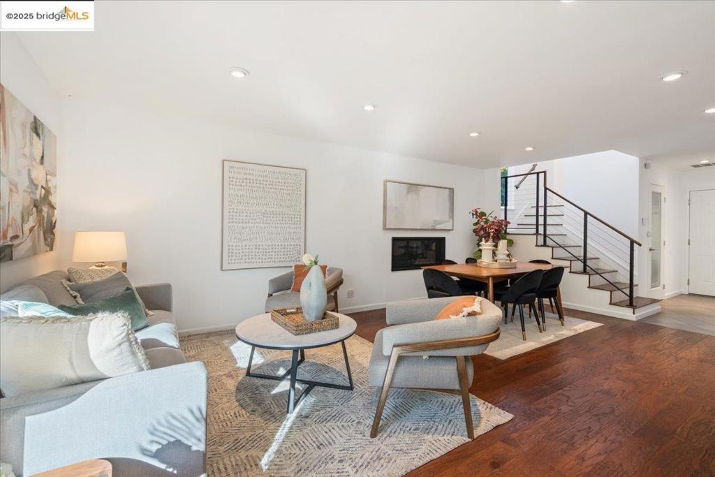 WASHINGTON MANOR - Residential