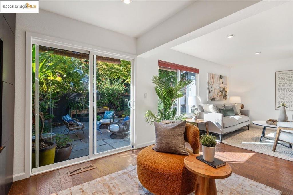 WASHINGTON MANOR - Residential