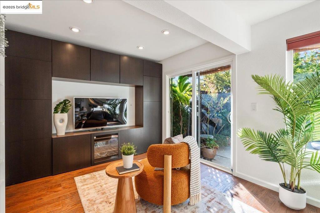 WASHINGTON MANOR - Residential