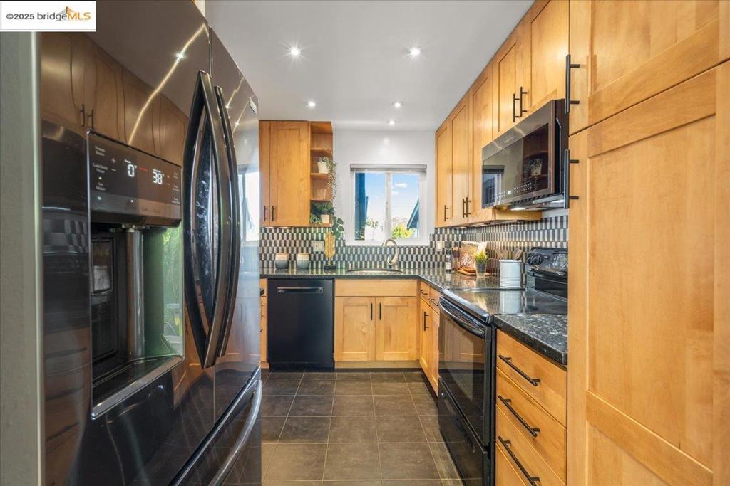 WASHINGTON MANOR - Residential