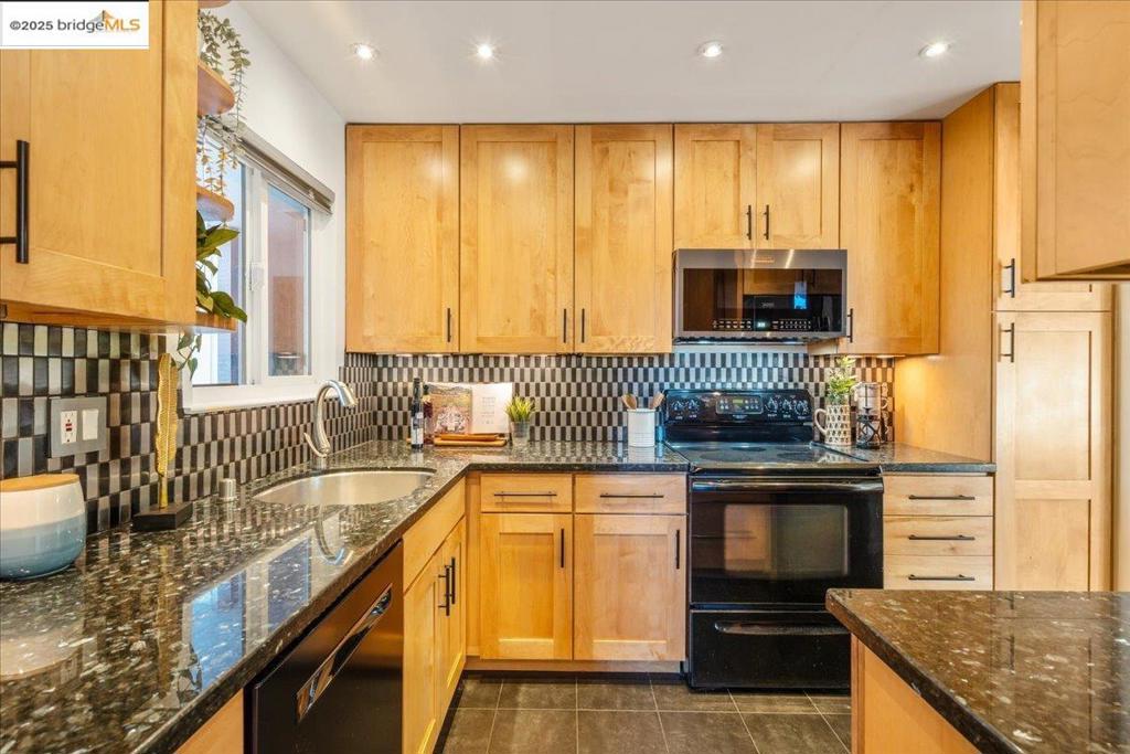 WASHINGTON MANOR - Residential