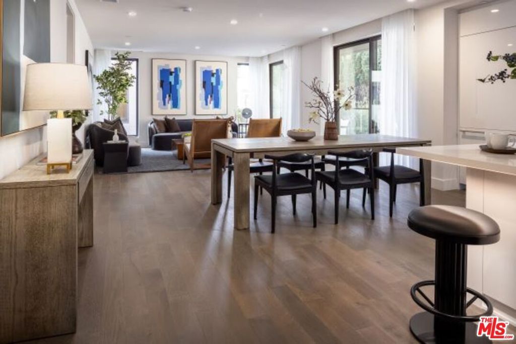 Photo of 411 S Hamel Road #208, Los Angeles, CA 90048 (MLS # 25601285)
