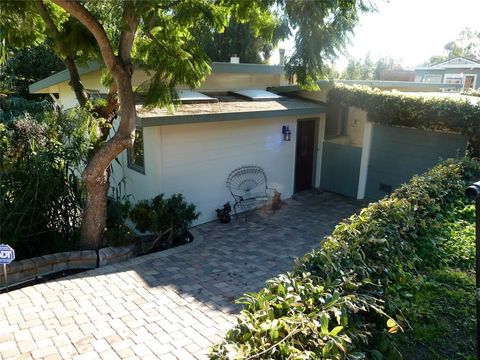 Photo of 945 Park Ave Ave, Laguna Beach, CA 92651 (MLS # OC25276629)