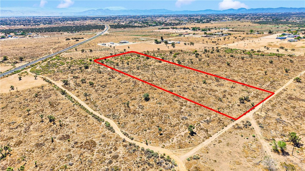 Fantastic nearly 5 acre residential parcel available on Beaver Ave in the town of Phelan, Ca. Unincorporated. On the desirable south side. Offers 360* panoramic views of the surrounding desert and mountains. Enjoy privacy, open space, and endless potential. Don't miss the chance to own a beautiful piece of the High Desert. In a fast growing area.
Three additional adjoining parcels also available separately. Parcel # 4- 5- 7. Perfect for expanding your acreage, creating a family compound, or securing future investment opportunities.
Buyer and /or buyers agent to verify all information to their satisfaction, including but not limited to utilities, water availability,, zoning, easements, and property boundaries. All outlines shown are fro illustrative purposes only and may not reflect exact property lines