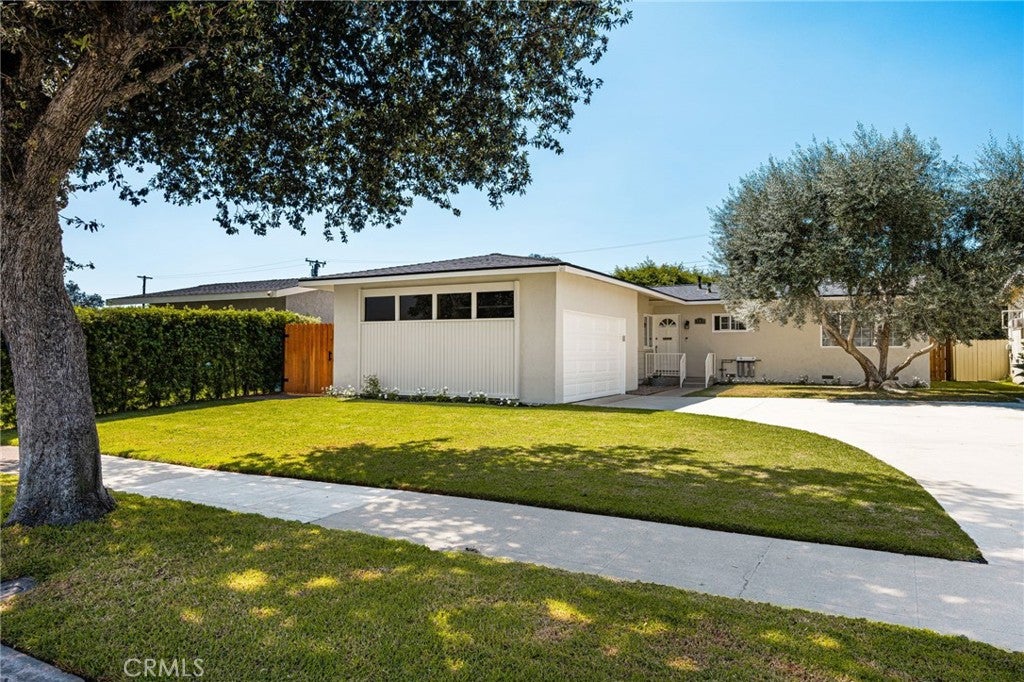 402 N Fern