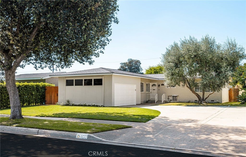 402 N Fern
