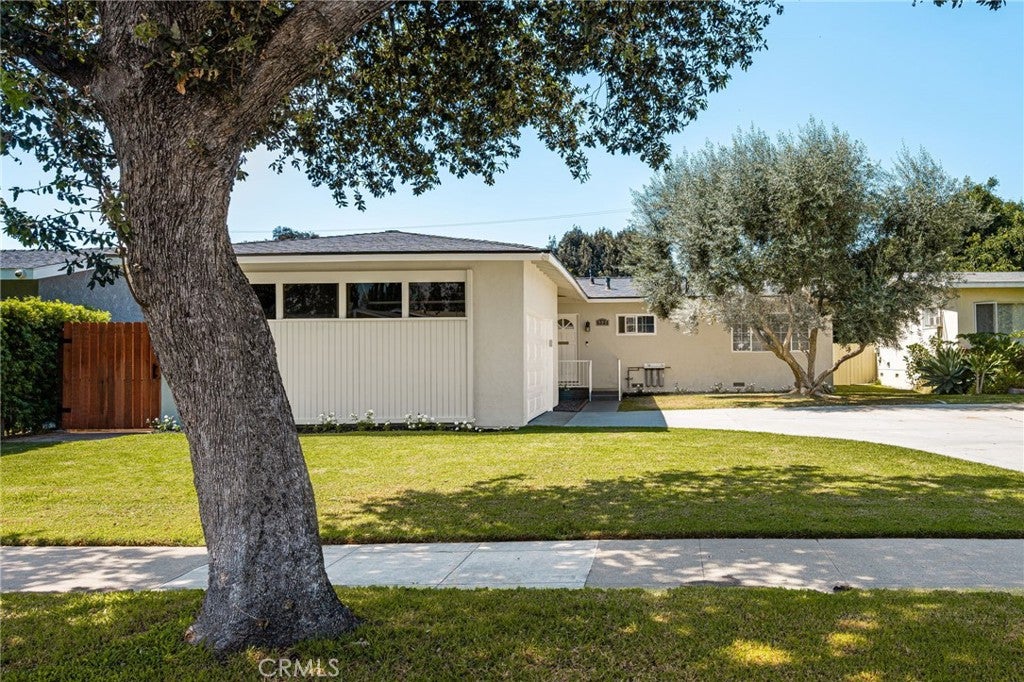 402 N Fern