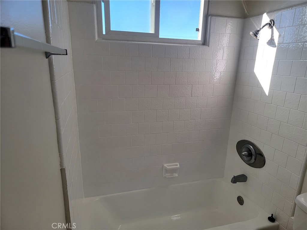 620 Illinois Court 18