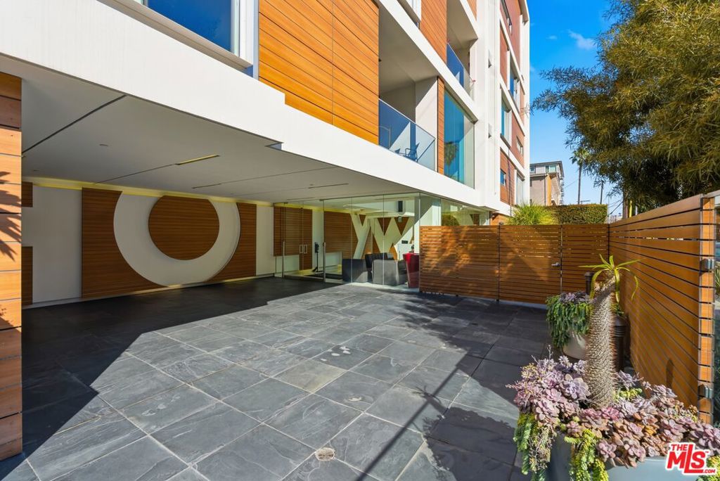 The Hollywood - Residential