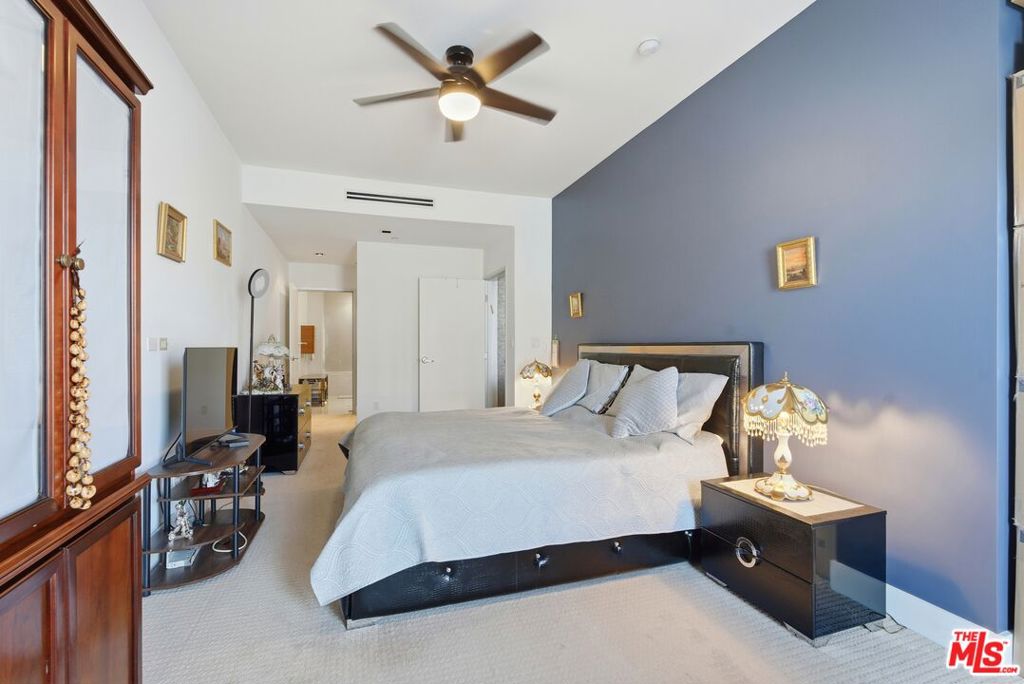 The Hollywood - Residential