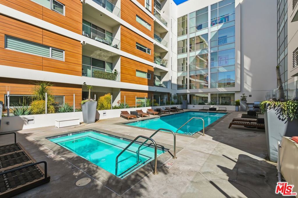 The Hollywood - Residential