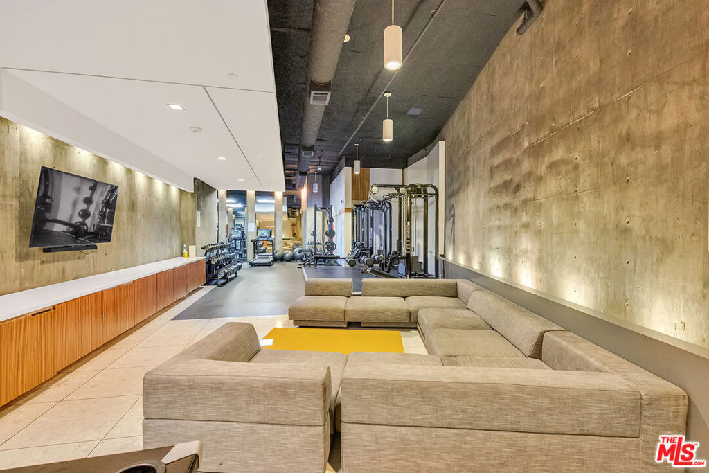 The Hollywood - Residential