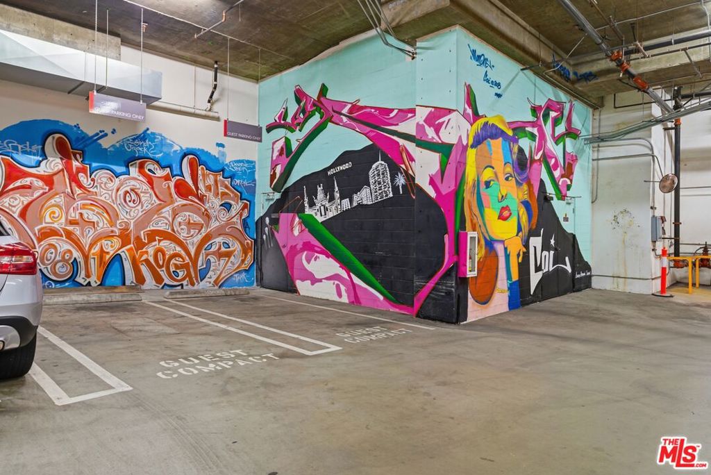 The Hollywood - Residential