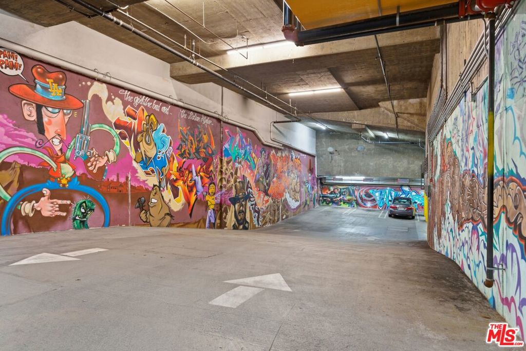 The Hollywood - Residential