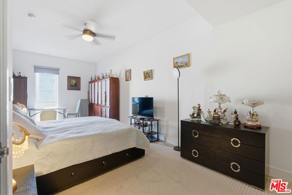 The Hollywood - Residential