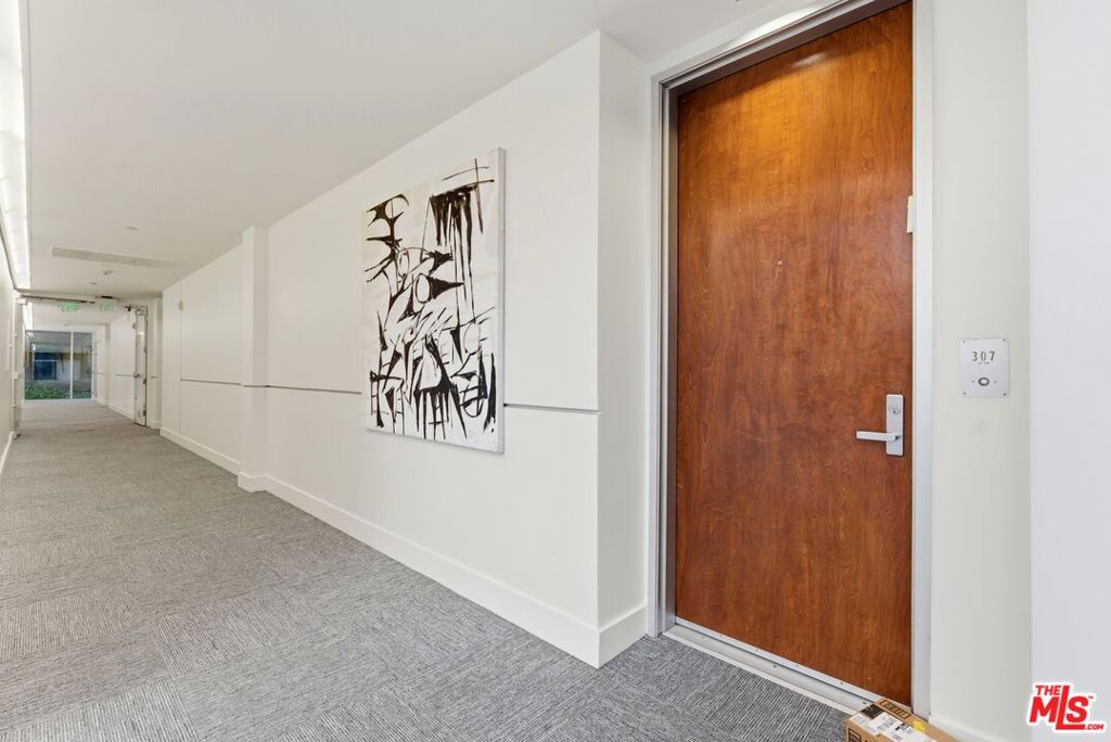 The Hollywood - Residential