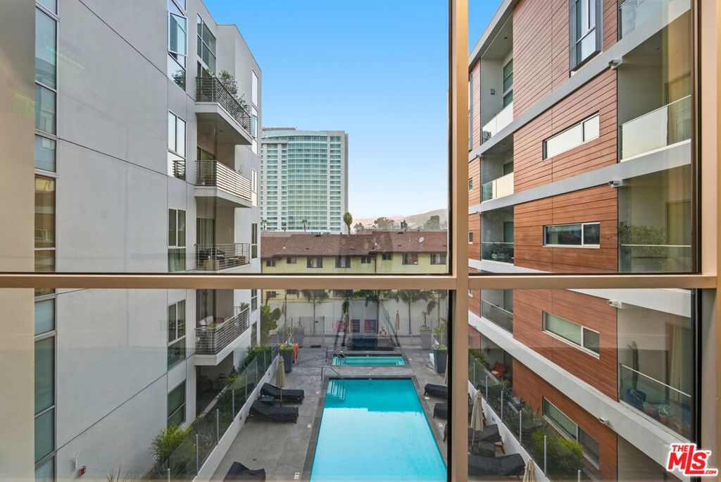 The Hollywood - Residential