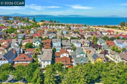 Photo of 1018 PROMENADE ST. St, Hercules, CA 94547 (MLS # 41131996)