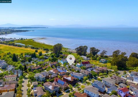Photo of 1018 PROMENADE ST. St, Hercules, CA 94547 (MLS # 41131996)