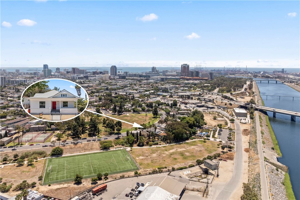 976 N Loma Vista Drive