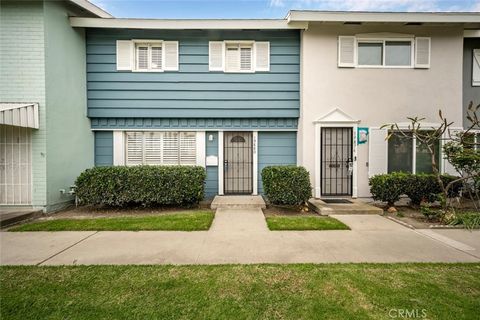 Photo of 19880 Berkshire Ln, Huntington Beach, CA 92646 (MLS # PW26027006)