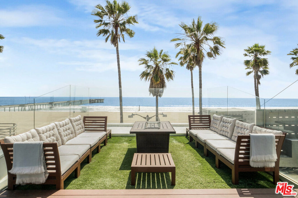 Properties 4 2911 Ocean Front Walk
