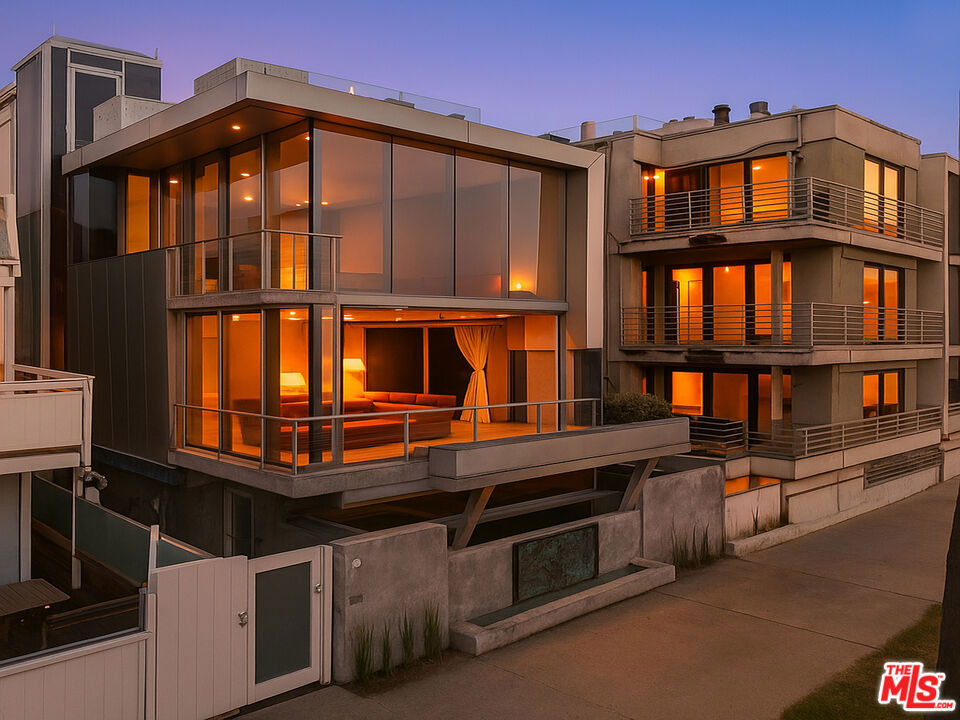 Properties 2 2911 Ocean Front Walk