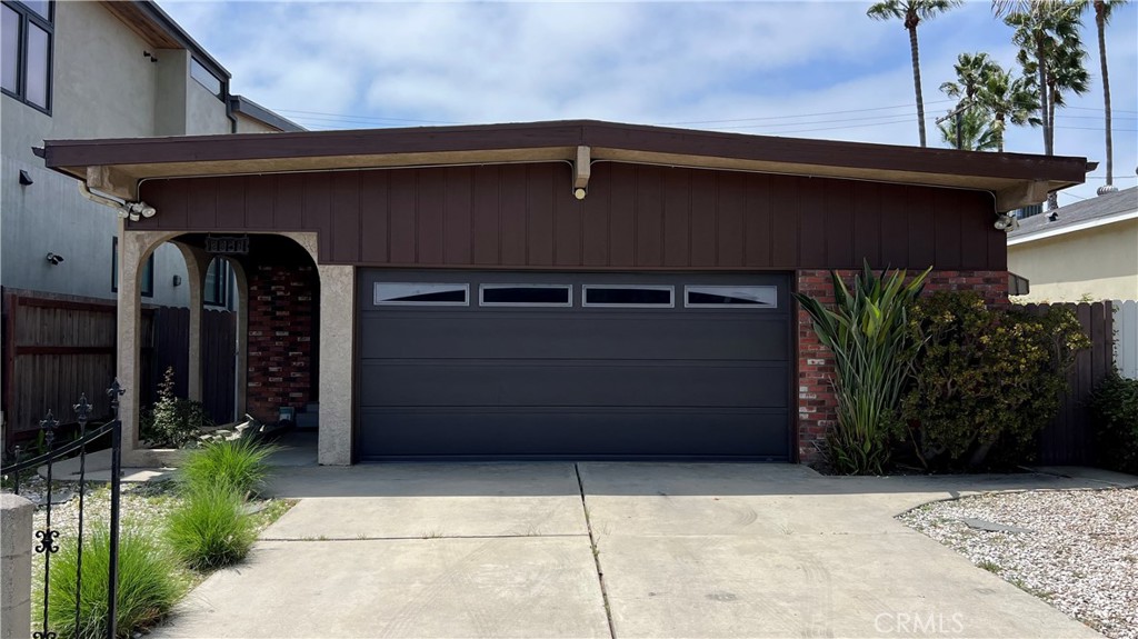 It's a rare chance to discover the secret allure of Venice Beach. Step inside and be welcomed by the timeless Venice Bungalows: this three bedroom home is set with a privacy gate. Open floor plan, remodeled kitchen, formal dining room, on-trend backsplash and countertop, stainless-steel appliances. Bedrooms are light-filled, and bathrooms are dressed in attractive tile and updated fixtures and finishes. Outdoor spaces provide plenty of room to barbecue, dine al-fresco, lounge with guests, and enjoy sunny summer days under blue California skies. Located near the iconic beaches at the famous Silver Triangle, just two blocks to the chic boutiques, shops, and eateries along famed Abbot Kinney Boulevard. Experience Venice's unique charm, from its eclectic canals to its bohemian atmosphere. This isn't just a house; it's an opportunity to embrace the magic of Venice Beach.