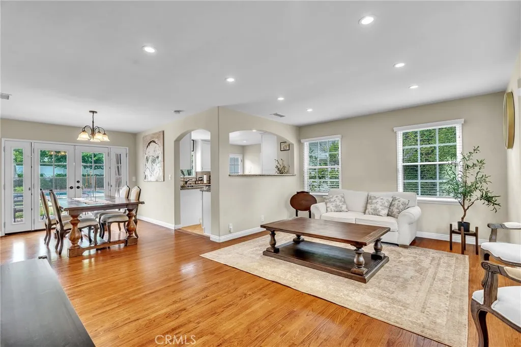 Pasadena, California 91107, United States, 3 Bedrooms Bedrooms, ,2 BathroomsBathrooms,Residential,Active,242566