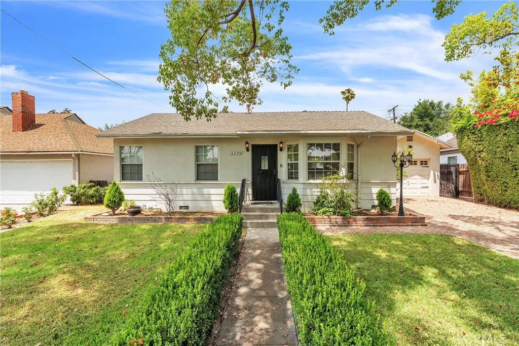 Pasadena, California 91107, United States, 3 Bedrooms Bedrooms, ,2 BathroomsBathrooms,Residential,Active,242566