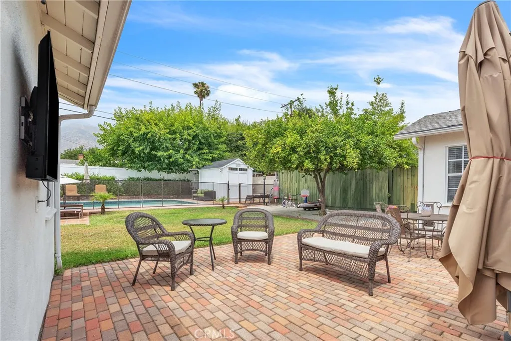 Pasadena, California 91107, United States, 3 Bedrooms Bedrooms, ,2 BathroomsBathrooms,Residential,Active,242566