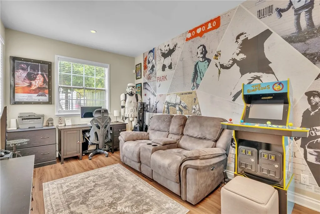 Pasadena, California 91107, United States, 3 Bedrooms Bedrooms, ,2 BathroomsBathrooms,Residential,Active,242566