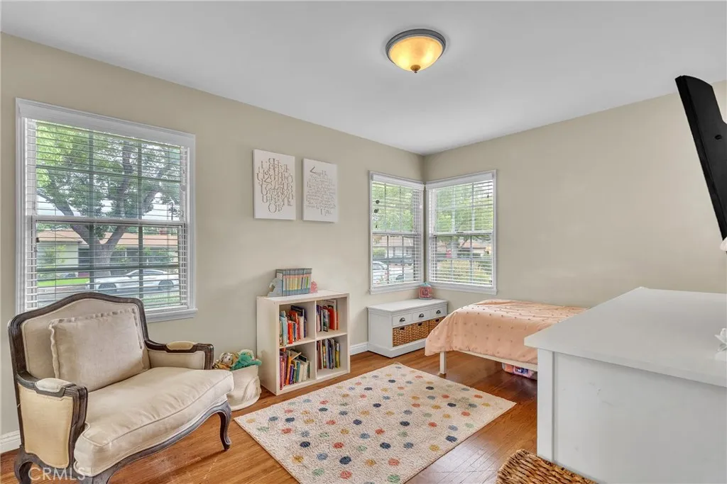 Pasadena, California 91107, United States, 3 Bedrooms Bedrooms, ,2 BathroomsBathrooms,Residential,Active,242566