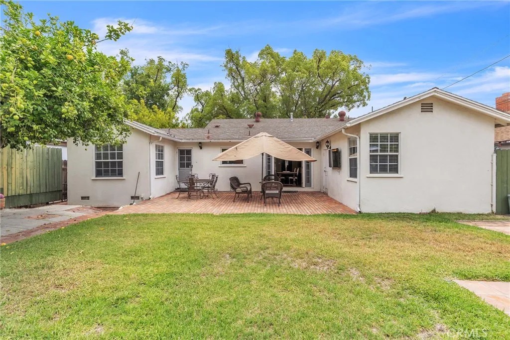 Pasadena, California 91107, United States, 3 Bedrooms Bedrooms, ,2 BathroomsBathrooms,Residential,Active,242566