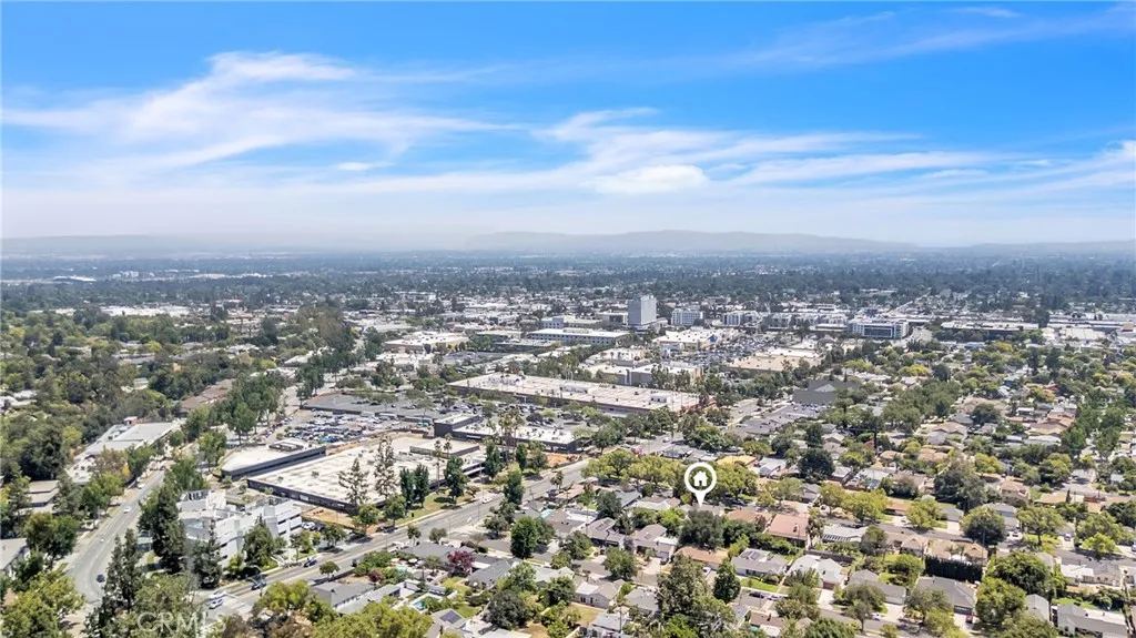 Pasadena, California 91107, United States, 3 Bedrooms Bedrooms, ,2 BathroomsBathrooms,Residential,Active,242566