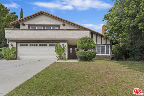 Photo of 19423 Twin Hills Place, Porter Ranch, CA 91326 (MLS # 26733361)