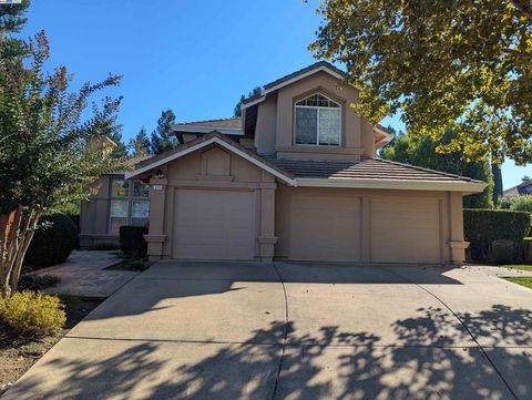 Photo of 3326 Camillo Court Ct, Pleasanton, CA 94566 (MLS # 41115994)