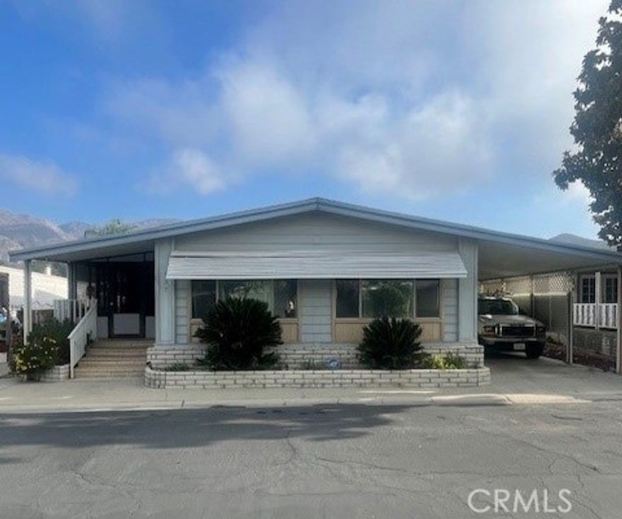 Senior park Community 55+...This home is priced to sell! This 1860 sq ft triple wide with 2 bedrooms and 2 bath features a formal beamed ceiling living room, a large family room and attached screened room. The master has a large walk-in closet and a large bathtub. The front room is bathed with natural light and is located on the green belt. With cosmetic updates this could be your dream home. Located close to the club house to come and join in on the fun activities and events put on by the resident's association. 
Don't miss this gem!