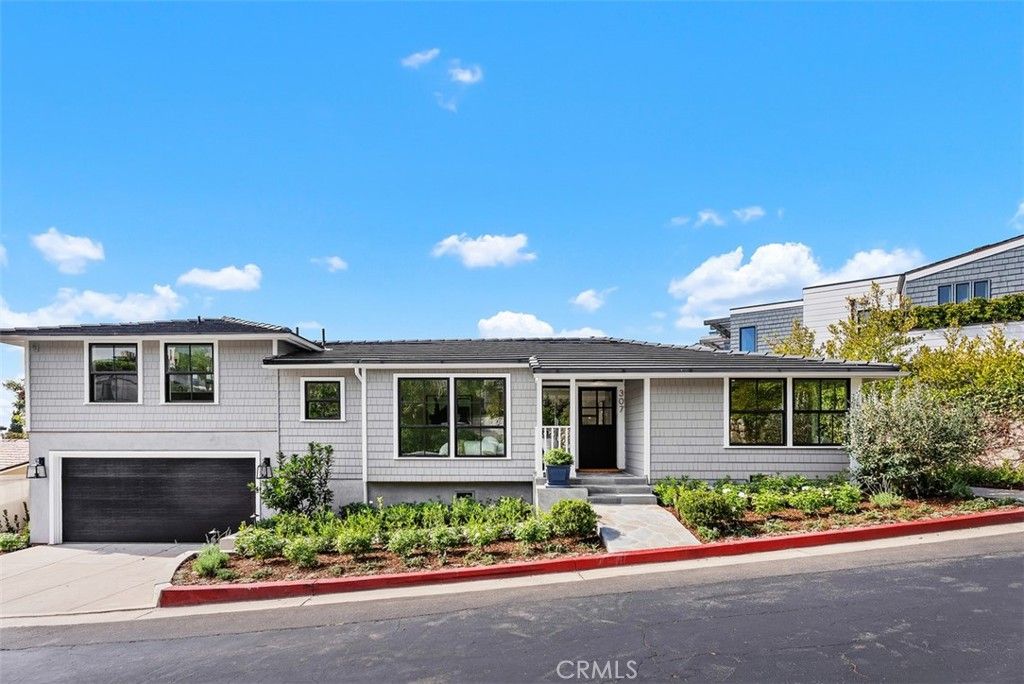 Photo of 307 Emerald Bay, Laguna Beach, CA 92651 (MLS # LG25242245)