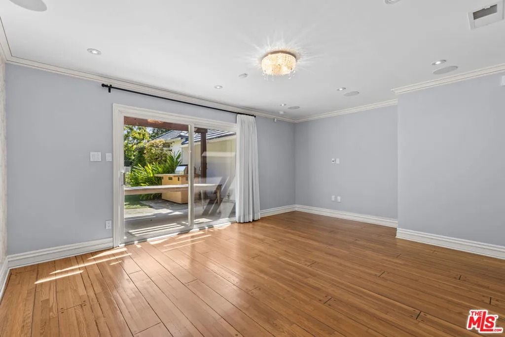 Los Angeles, California 90049, United States, 4 Bedrooms Bedrooms, ,3 BathroomsBathrooms,Residential,Active,184768